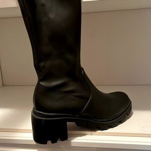 JustFab - LugSole Knee High Boots - 7.5
